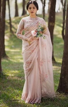 Wedding Dresses For Guests Elegant, Saree For Indian Wedding, Pastel Pink Saree, Wedding Dresses For Guests, Ahaana Krishna, Pink Sarees, Reception Sarees, Reception Saree