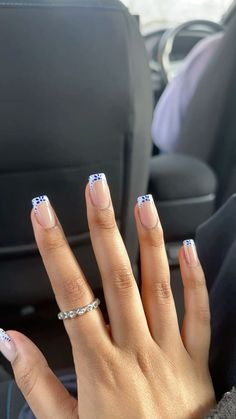 Nail Ideas Square Simple, August Nails Square, Square Nails Blue Design, Beach Nails Square Short, Nail Ideas For Square Nails, Nail Inspo For 7th Grade, Square Nails Ideas Blue, Gel Nail Inspo Square, Simple Biab Nail Designs