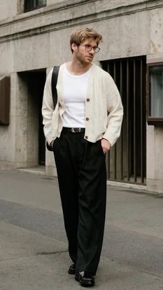 White Half Sleeve Shirt Men Outfit, Mens Cardigan Outfit Streetwear, Cardigan Men Outfit Street Styles, Mens Cardigan Outfit, Fall Streetwear Outfits, Fall Streetwear, Stylish Men Wear, Mens Smart Casual Outfits, Outfit Streetwear