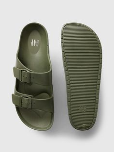 Rubber sole and footbed. Buckle straps. Gap logo at molded footbed. Treaded sole. This product is not recyclable. #452605 Gap Logo, Footbed Sandals, Buckle Sandals, Rubber Sole, Gap, Mens Accessories, Buckle, Sandals, ? Logo