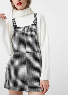 Pichi pata de gallo - Vestidos de Mujer | MANGO España Look Grunge, Elegante Casual, Pinafore Dress, K Fashion, Outfit Goals, Overall Dress, Korean Outfits, Mode Inspiration, Looks Vintage