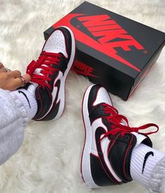 Japan Summer, Sneaker Outfits, Sneaker Nike, Jordan Sneaker, Dr Shoes, Jordan Shoes Girls, Custom Nike Shoes, Shoes Sneakers Jordans, All Nike Shoes