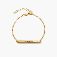 A personalized bracelet every woman will love! Let your best girlfriends know theres only room for one in your life. The ID Name Bracelet with Diamond in Gold Vermeil comes in gold vermeil on a delicate rolo chain so it never feels too heavy or overwhelming - simply perfect to wear day and night. The diamond adds sparkle and a luxurious touch, and you can have any word engraved on it, making it an adorable and unique piece.Customize me! Customize your Mirelle bracelet by choosing up to 14 ... Ivy Name, Bracelets Unique, Necklaces Unique, Message Necklace, Beautiful Bars, Trendy Bracelets, Traditional Diamond, The Ivy, Engraved Bracelet