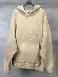 This is perfect for those who are looking for a clothing for a good price. It is fashionable, stylish, and it will look great on anyone who wears it. Do you wanahavit? Hoodie For Women, Streetwear Hoodie, Hoodie Oversize, Knit Sweatshirt, Female Fashion, Short Jacket, Guinea Bissau, Y2k Style, Mozambique