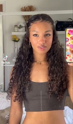 Basic Hairstyles, Cool Hairstyles For Girls, Hairstyle Examples, Natural Hair Bun Styles, Curly Hair Tutorial, American Hairstyles, Curls For Long Hair