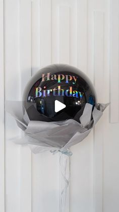 House of Party on Instagram: "Get ready for the ultimate Money Balloon Surprise! Just a bubble balloon, an 18-inch colored balloon, and some folded bills are all you need. Inflate, tie, and add colorful tissue for extra flair! Don’t forget the ‘Happy Birthday’ sticker and a little tape trick for an easy pop! 🎈✨ The perfect surprise they’ll never forget! 

#balloontutorial #houseofpartyco #balloontips #balloontipsandtricks #quicktutorial #balloonhacks #moneyballoon #boboballoons #bubbleballoons" Money Balloon Surprise, Money Surprise Ideas, Money Balloon, Balloon Surprise, Money Gifts, Creative Money Gifts, Bubble Balloons, Birthday Stickers