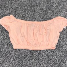 Never Worn Forever 21 Pink Crop Top For Summer, Forever 21 Pink Crop Top For Spring, Forever 21 Casual Summer Crop Top, Forever 21 Pink Summer Crop Top, Forever 21 Short Sleeve Crop Top For Summer, Forever 21 Pink Beach Top, Forever 21 Pink Top For Beach, Forever 21 Stretch Crop Top For Spring, Forever 21 Crop Top For Spring