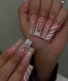 Long Square Acrylic Nails New Years, Nails Acrylic For New Years, Christmas Nail Sets Pink, Red Christmas Nail Designs Acrylic, Nail Inspired Square, Winter Nail Sets Short, Christmas And New Year Nails Acrylic, Gold And White Christmas Nails, Pink Christmas Acrylic Nails