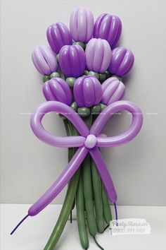 Violet tone daisy balloon flowers, a lovely addition to any celebration. Contact us for customized orders Balloon Display, Flower Bouquet Diy, Purple Balloons, Diy Balloon Decorations