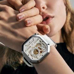 Classic Watches For Women In 2024Model: AGL58009AStyle: SportsBrand origin: domesticPopular element: large dialMovement type: mechanical movement - automatic mechanical movementThickness: 12mmColor classification: [Yi Mangling's same style] Big Bang 5809A10 - Pure White Big Bang 5809A7 - Light Purple [Yamy's same style] Big Bang 5808A8 - Cherry Pink [Naiwan's same style] Big Bang 5805A5 - Dark Green [Ouhao's same style] Big Bang 5803J3 - Black Gold [Daichao's same style] Big Bang 5801A1 - Silver Expensive Jewelry Luxury, Automatic Watches For Men, Watches For Women, Expensive Jewelry, Classic Watches, Functional Accessories, Sports Brands, Luxury Watches For Men, New Top