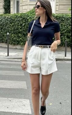 Elegant Outfit Classy, Middle Aged Women, Stylish Work Outfits, Elegant Outfit, Short Outfits, Work Outfit, Stylish Outfits, Knitwear, Summer Outfits