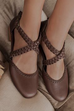 TALLULAH. Handmade braided Leather Flats – ELF Leather Elf Shoes, Elf Inspired Shoes, Womens Brown Flat Dress Shoes, Luxury Brown Flats For Formal Occasions, Womens Elf Shoes, Cottagecore Shoes Flats, Light Brown Fairy Shoes, Brown Elf Shoes, Elf Shoes