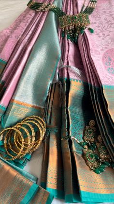 Baby Pink Tissue Silk Saree with Green border. Luxury Tissue Silk Traditional Wear With Pallu, Luxury Katan Silk Sets With Pallu, Tissue Silk Saree, Tissue Saree, Green Border, Elegant Baby, Blouse Piece, Silk Saree, Baby Pink