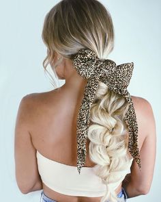 Hair bow for braids and curls. Lob Bob Hairstyles, Best Hairstyles For Long Hair, Half Up Curly Hair, Long Hair Dos, Long Hair Designs, Soft Silky Hair, Braided Pony, Hair Bow Clip