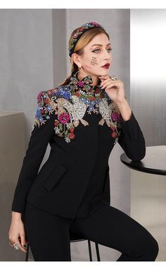 Dress 2022, Woman Suit Fashion, Fancy Dress Design, Good Girl, Jolie Photo, Abayas Fashion, Fashion Design Clothes, Style Mistakes, Suit Fashion