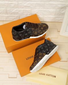 ��PRODUCT DETAILS��Includes Shipping bags, dustbag sleeper, care manual, booklet, tag. Fly Shoes, Belts Men, Designer Shoe, Lv Monogram, Sneakers Women, Leather Belts