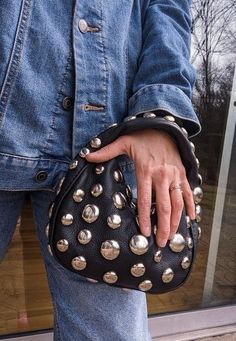 Mini Bag Aesthetic, Denim Outfit Winter, Croissant Bag, Winter Bag, 달력 디자인, Winter Bags, Studded Purse, Studded Bag, Trendy Fall Outfits