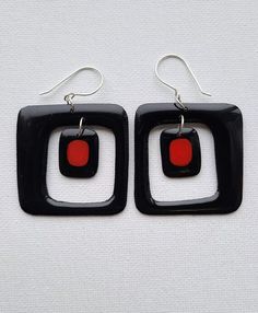 Check out this item in my Etsy shop https://www.etsy.com/listing/1152498514/mod-midcentury-square-retro-style-red Hand Painted Black Earrings For Gift, Handmade Black Enamel Earrings, Artistic Red Resin Jewelry, Vinyl Collectors, Vintage Vinyl Records, Hand Made Jewelry, Vinyl Records, Retro Fashion, Jewelry Earrings Dangle