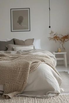 Boho Bedroom With White Bedding, Bedrooms With Cream Carpet, Beige Carpet Bedroom Ideas, Gray Duvet Bedroom Ideas, Bedroom With Grey Carpet, Beige And Gray Bedroom, Gray And Cream Bedroom, Warm Grey Color Palette, Grey Beige Bedroom