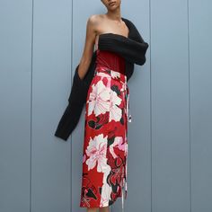 Nwt Zara Floral Print Midi Skirt Size Xs S Red | 8754/342 Red Lined Midi Skirt, Red Midi Skirt With Lining, Red Midi Lined Skirt, Chic Red Summer Skirt, Chic Red Midi Skirt, Chic Red Pencil Skirt, Chic Red Asymmetrical Skirt, Fitted Red Midi Bottoms, Fitted Red Midi-length Bottoms