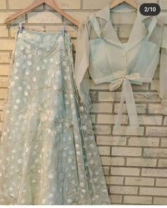 Croptops Lehenga Designs, New Blouse Designs 2023, Latest Fashion Blouse Designs, Fashion Show Dresses, Latest Model Blouse Designs, Traditional Dresses Designs, New Blouse Designs