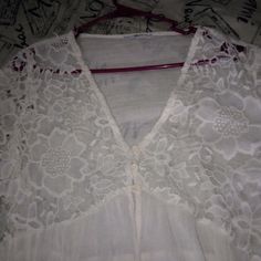 Beautiful Gown W Bell Sleeve I Cut Tag Out..As Was Itchy And It Showed Thur Back.. Fits A Large Long Flowy Romantic No Fitted Gown For Under ..... See Pics I Ship Same Day White V-neck Dress With Lace Trim, White Short Sleeve Maxi Dress With Lace Trim, White V-neck Maxi Dress With Lace Trim, White Lace Maxi Dress For Summer, White Lace Feminine Maxi Dress, Feminine White Lace Maxi Dress, White Lace Patchwork Maxi Dress For Spring, White Lace Maxi Dress With Lace Patchwork, White Lace Maxi Dress With Lace Sleeves