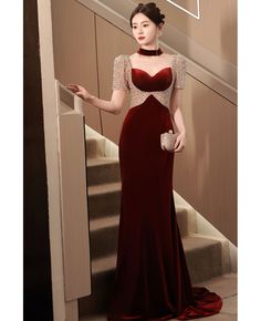 Velvet Gowns Evening Dresses, Velvet Dress Pattern, Winter Evening Dress, Vmas Dress, Winter Evening Dresses, Prom Dress With Sleeves, Burgundy Evening Dress, Velvet Evening Dress, Dress With Sleeves