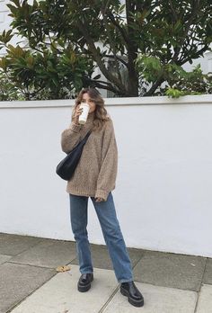 Comfy Cute Winter Outfits, Chloe Hayward, Comfy Cute Outfits, Jumper Outfits, Vinter Mode Outfits, 00s Mode, Chique Outfit, Look Legging, Mode Casual