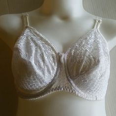 Very Pretty Lace Bra From Bali. U/W. 3 Back Hooks. Sz 38ddd. No Pets Or Smoking. Nwot. White Full Coverage Lace Bra, Elegant Full Coverage Bra For Daywear, White Full Coverage Feminine Bra, Feminine Full Coverage White Bra, Feminine White Full Coverage Bra, White Underwire Bra For Daywear, White Full Cup Bra For Daywear, Fitted Full Cup Bra For Daywear, Classic White Bra With Lace Trim