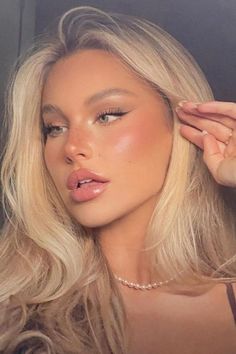 Blond Blue Eyes Makeup, Make Up Styles To Try, Make Up Flawless, Natural Makeup Styles, Brookelle Mckenzie, Makeup Job, Glowy Makeup Look, No Make Up Make Up Look, Prom Makeup Ideas