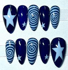 Stars And Swirls Nails, Cute Nail Designs To Do At Home, Stripy Nail Designs, Funky Star Nails, Swirl And Star Nails, Spiral Star Nails, Spiral Design Nails, Interesting Nails Ideas, Star And Spiral Nails