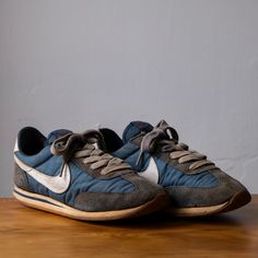 80s Nike Vintage Oceania 3 OG Running shoes  SIZE US6 ◇Shipping is all from Asia, ◇All products are shipped by EMS, please include shipping costs. ◇Negotiate only accept payment with PAYPAL Welcome to our online store https://bansecondhandgoods.com/ Worldwide Shipping The official website provides credit card services, please contact us via private message if necessary. Find us IG: ban_secondhand_goods Thank you for checking us out :) Retro Custom Sneakers With Round Toe For Sports, Vintage High-top Sneakers With Cushioned Footbed, Vintage Leather Sneakers With Rubber Heel Cap, Vintage Low-top Running Sneakers, Vintage Low-top Custom Sneakers With Gum Sole, Vintage Leather Sneakers With Gum Sole, Vintage Custom Sneakers With Round Toe For Sports, Vintage Custom Sneakers With Rubber Waffle Outsoles, Vintage Low-top Sneakers With Speckled Midsole