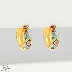 Bjux - Esmalte de cobre pendientes de aro de la vendimia micro-set colorido pendientes de moda goteo pendientes de aceite Trendy Enamel Hoop Jewelry, Trendy Gold Enamel Earrings, Multicolor Enamel Earrings, Trendy Enamel Drop Earrings, Trendy Multicolor Enamel Earrings, Retro Multicolor Drop Earrings, Retro Multicolor Jewelry With Matching Earrings, Trendy Round Enamel Hoop Earrings, Trendy Colorful Hoop Jewelry