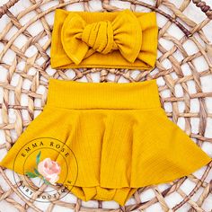 Adorable handmade mustard yellow bummie skirt for baby girls and toddler girls.  *Baby skirts are made out of soft knit fabric.  The headband wrap comes tied in a bow. The headband is adjustable and can be retied to fit your baby perfectly. Newborn - 5-8lbs 0-3 months - up to 9lbs 3-6 months - up to 12.5lbs 6-9 months - up to 16.5lbs 9-12 months - up to 20.5lbs 12-18 months - up to 24.5lbs 18-24 months - up to 27.5lbs 24 months - up to 30lbs Click to view more items available: www.etsy.com/shop/ Baby Skirts, Yellow Baby Dress, Mustard Yellow Skirts, Sun Birthday, First Trip Around The Sun, Fall Baby Clothes, Thanksgiving Dress