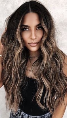 Money Piece Balayage Brunette Long Hair, Styles For Petite Curvy, Blonde Balayage Long Hair Brunettes, Long Brunette Hair Color Ideas, Reverse Balayage Black Hair, Dimensional Fall Hair, Carmel Balayage With Money Pieces, Hair Color Ideas For Dark Hair Balayage, Honey Blonde Balayage On Black Hair