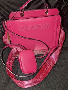 Steve Madden Bags Cross Body, Pink Steve Madden Purse, Steve Madden Bevelyn, My Style Bags, Steve Madden Purse, Tic Tok, Girly Bags, Woman Looking, Pink Vibes