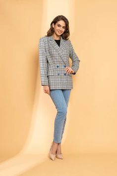 Elegant double-breasted women's gray check wool blazer. Perfect for office or for everyday. Fabric: 100% wool Lining: 100% viscose Worldwide shipping. Express delivery: 2-7 business days     Please refer to the size chart before placing an order Office Jacket, Checkered Blazer, Eccentric Style, Office Wear Women, Kiev Ukraine, Current Fashion, Blue Checkered, Blazer And Shorts, Womens Blazers