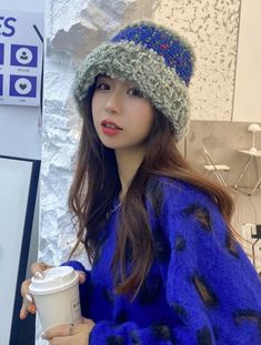 Grey Plush Hat | Lisa - BlackPink Brown Trendy Green Winter Hat, Trendy Multicolor Hats For Cold Weather, Trendy Multicolor Winter Hats, Trendy Multicolor Fall Hat, Trendy Winter Hats With Curved Brim, Kpop Hat, Plush Hat, Fashion Chingu, Blackpink Fashion