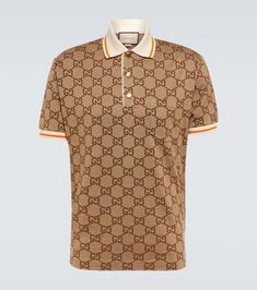 Made in Italy from beige and ebony GG cotton silk piqué jacquard, this polo shirt from Gucci will make a timeless addition to your edit. The Italian-crafted piece features gold-toned metal buttons and striped trim. Gucci Polo Shirt, Smart Casual Men, Guccio Gucci, Gucci Outfits, Printed Polo Shirts, Polo Shirt White, Polo Blue, Polo Sweater, Pique Polo Shirt