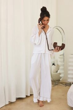 Carolina Benoit | Sleepwear French Pajamas Aesthetic, Classy Pajamas Women, White Pjs, Silk Pijamas, White Sleepwear, White Pajama Set, White Cotton Pajamas, Loungewear Aesthetic, Pajama Set White