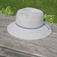 Nine West Sun Hat Fedora Style White, Cream & Tan Weave Gray Ribbon Detail Elastic Inner Hat Band 13 Inches From Brim To Brim, Front To Back 8 Inch Crown Cheap Classic Hat Band For Spring, Fedora Style, Gray Ribbon, Hat Fedora, Grey Ribbon, Hat Band, Sun Hat, White Cream, Sun Hats