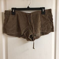 Aerie Shorts Stretchy Waist Band Size: M Color: Brown Condition: Nwt Open To Offers On All Items And Bundles If You Have Any Questions Feel Free To Ask Me. From A Smoke Free Home See Photos For More Details. Shifting Closet, Aerie Shorts, Light Blue Tie, Suede Shorts, Fame Dr, Brown Shorts, Gray Plaid, Boho Casual, Linen Shorts