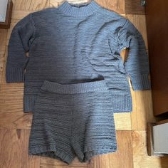 Free People Malibu Boo Sweater Set Size Xs In Grey. Never Worn. It Is In Perfect Condition! Fitted Crew Neck Sweater For Loungewear, Fitted Knitted Sweater For Loungewear, Casual Fitted Sweater For Loungewear, Free People Sweaters, Free People Sweater, Sweater Set, Grey Color, Gray Color, Free People