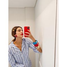 Thai compartilhou uma publicação no Instagram: "Ela Thai de pijama no Instagram!". Siga sua conta para ver 1142 publicações. Fashion Victim, Estilo Boho, No Instagram, Oxford Shoes, Oxford, Collar, Women's Top, On Instagram