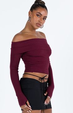 Chic Sweater, Slim Fit Sweater, Solid Color Sweater, Off The Shoulder Sweater, Black Off Shoulder, Color Sweater, Sweater Outfit, Off Shoulder Fashion, Spring Sweater