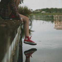 Alaska Young, Malia Tate, Red Converse, Foto Art, Jim Morrison, Life Is Strange, Aesthetic Images, Danner Mountain Light Boot, Grunge Aesthetic