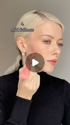 Boyfriend Blush, 2024 Makeup Trends, Blush Trend, Blush Application, Blusher Makeup, Blush On Cheeks, How To Apply Blush, How To Do Makeup, Skin Pores