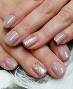 Nude & Glitter Wedding Nails for Brides / http://www.himisspuff.com/wedding-nail-art-desgins/6/ Nail Polish Stand, Wedding Nail Art Design, Elegant Nail Designs, Nagel Tips, Rose Gold Nails, Nail Art Wedding, Bride Nails, Nail Polish Designs