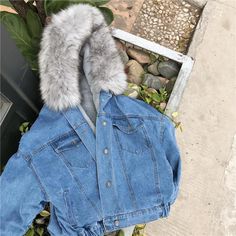 Denim Jacket With Fur Outfit, Denim Wool Jacket, Fur Outfit, Summer Coat, Spring Jeans, Denim Jacket With Fur, Denim Jacket Winter, Summer Coats, Jacket With Fur