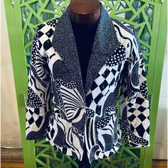 Size: 4 - Great Condition! Stunning Multi-Pattern Black And White Design! Chic Fitted Printed Blazer, Fitted White Outerwear With Graphic Print, Chic Fitted Printed Outerwear, Fitted Graphic Print Blazer For Fall, Fitted Graphic Print Outerwear For Work, Fitted Patterned Long Sleeve Outerwear, Casual Fitted Printed Blazer, Casual Printed Fitted Blazer, Fitted Graphic Print Outerwear